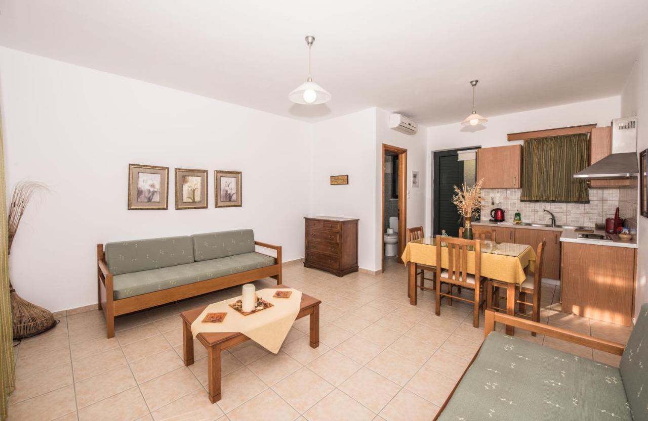 Magnolia Apartments And Studios Фаласарна Екстер'єр фото
